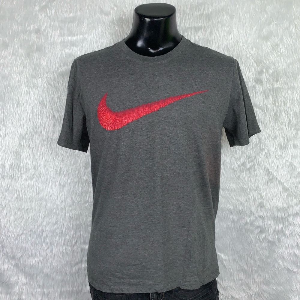 Nike Athletic Cut Tee - Picture 2 of 4